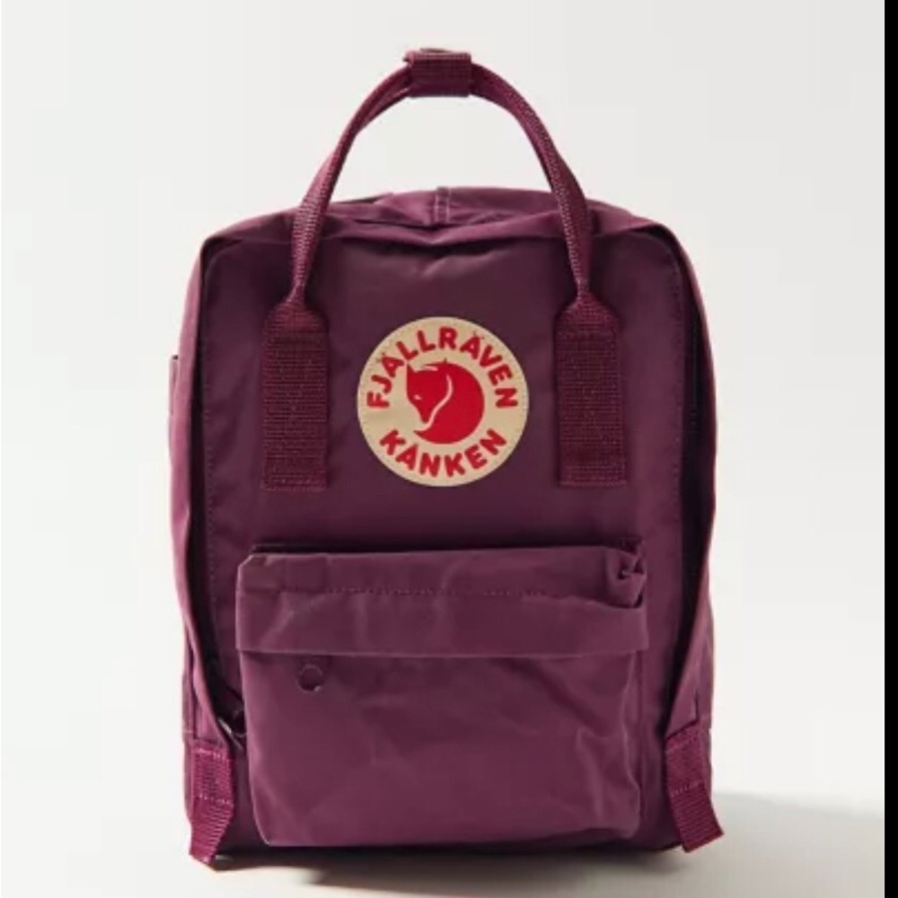 Fjallraven Kanken mini backpack *W/ FREE ORGANIZER*